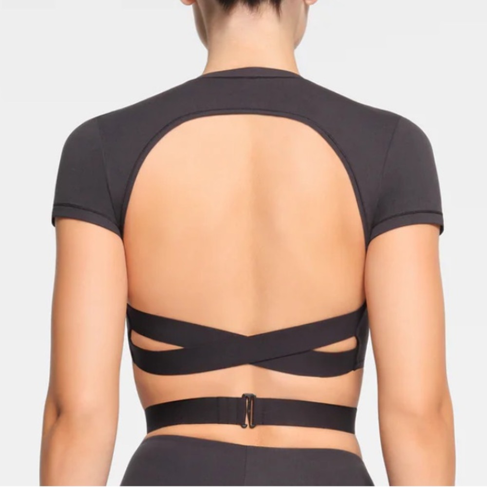 SKIMS Wrap Super Cropped T-Shirt